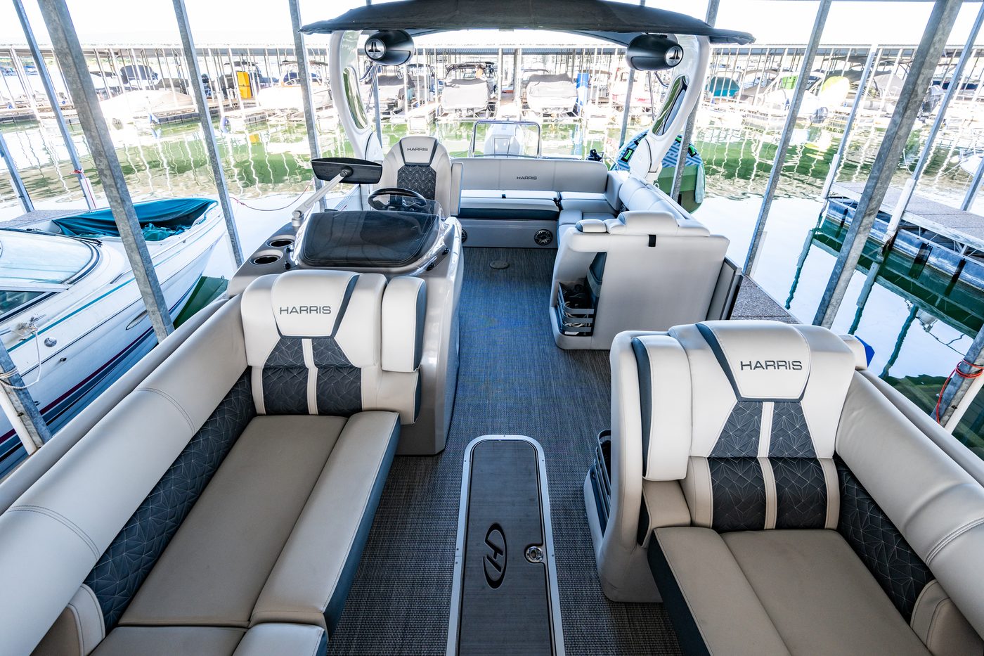Luxury bow lounge seating